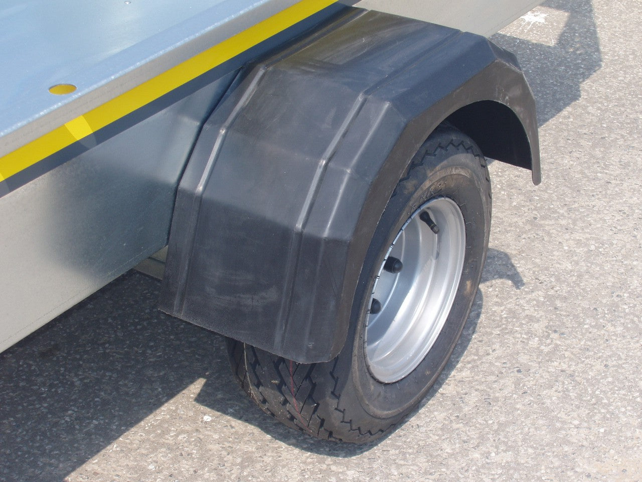B84 Wider Wheels (20.5 x 8.10) - Add-on to trailer