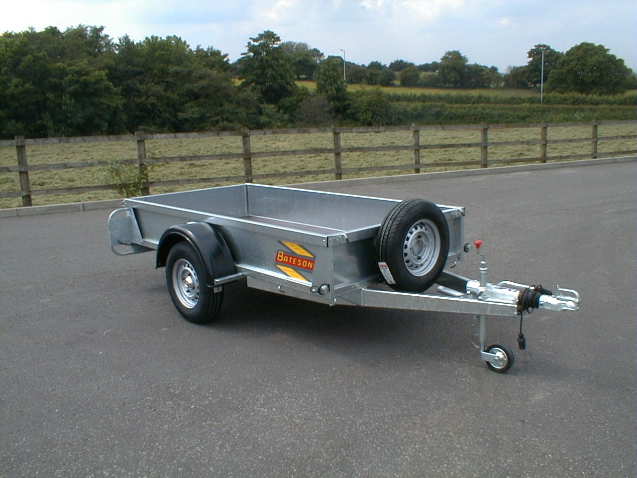 Bateson 0842 8' x 4' General Purpose Braked single axle trailer