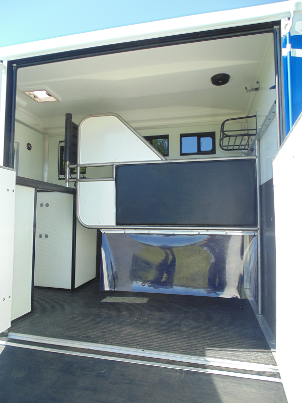 Equi-Trek Night-Treka Horse Trailer