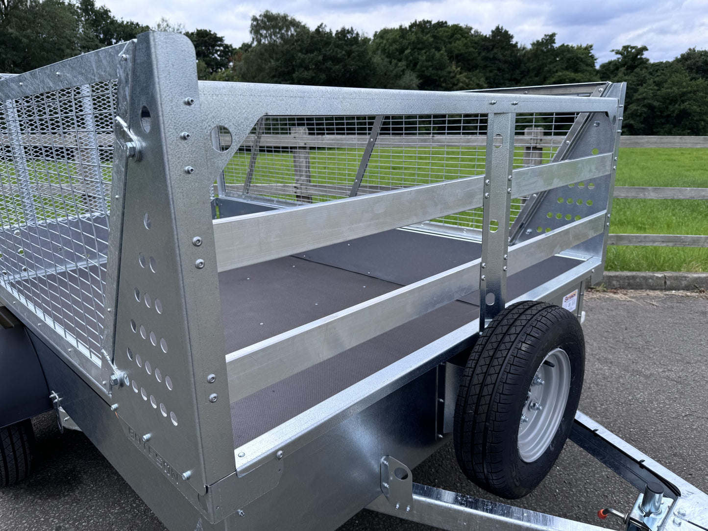B84 Front Ladder rack - Add-on to trailer
